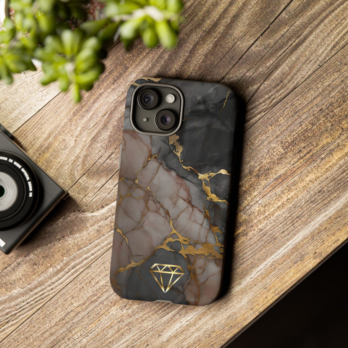 Elegant Marble Phone Case with Gold Accent