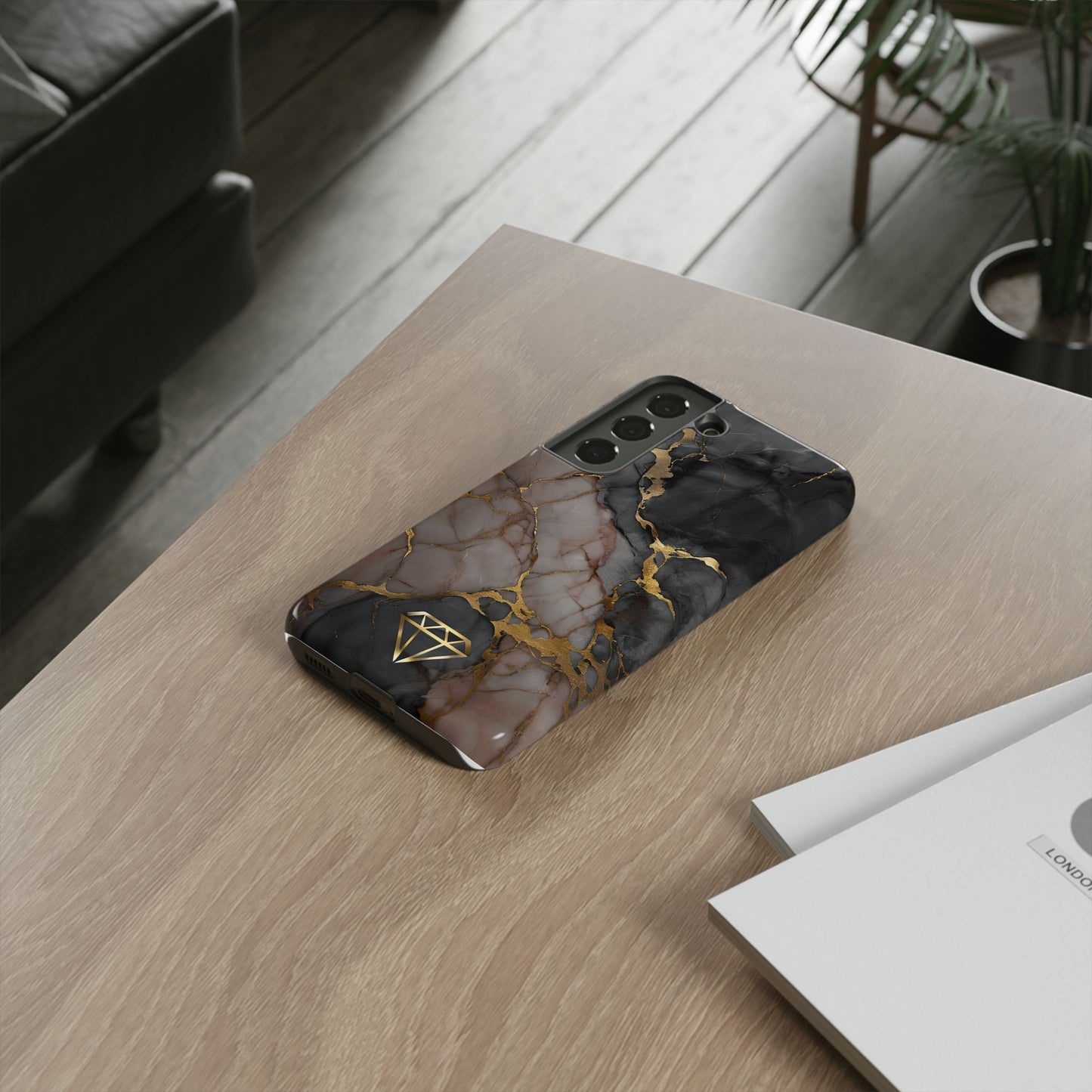 Elegant Marble Phone Case with Gold Accent