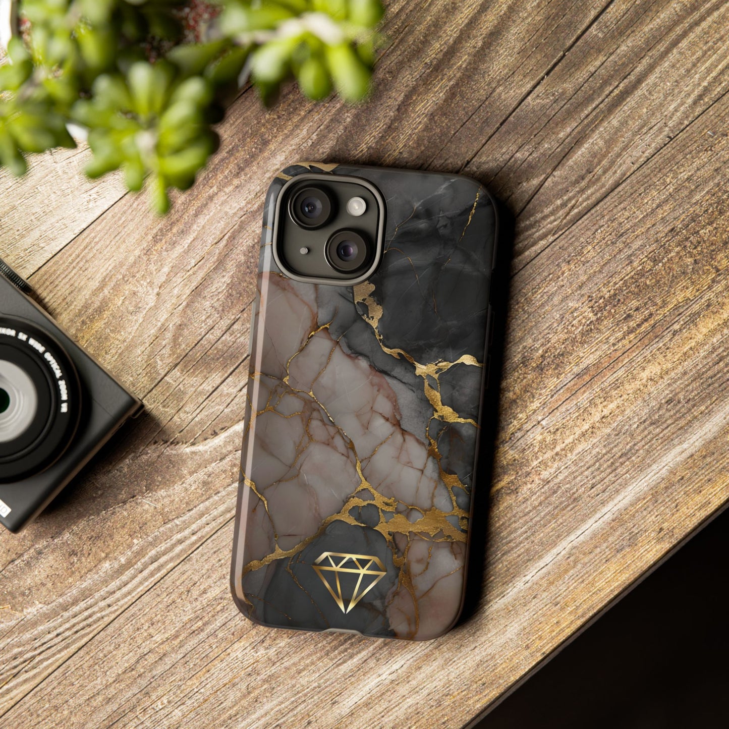 Elegant Marble Phone Case with Gold Accent