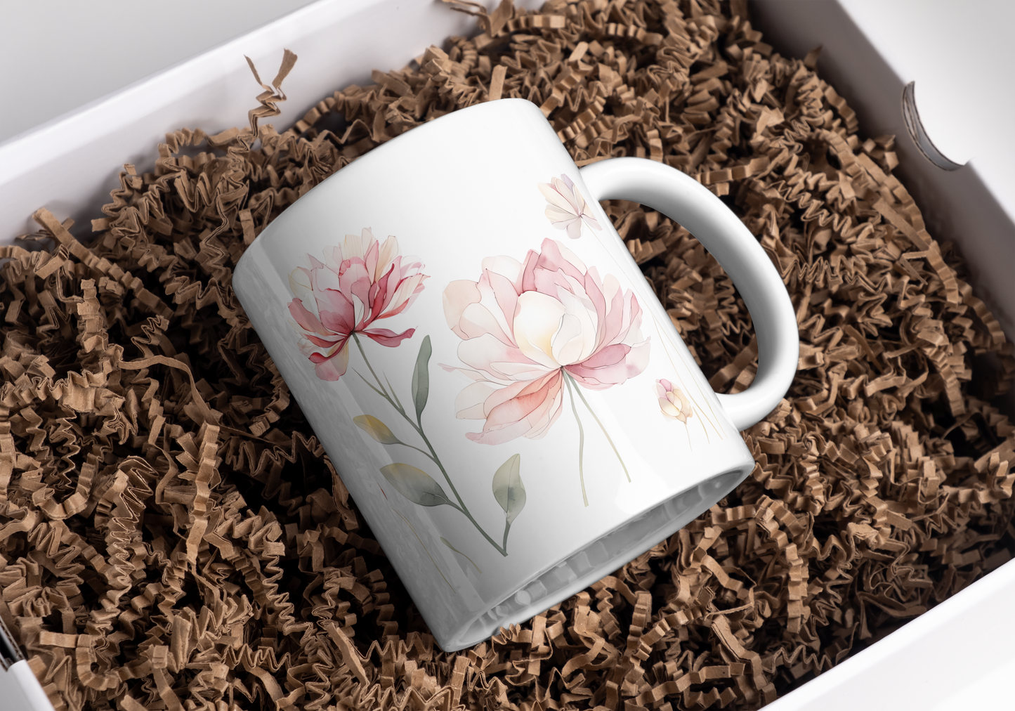 Floral Accent Mug – Charming Pink Petals Design