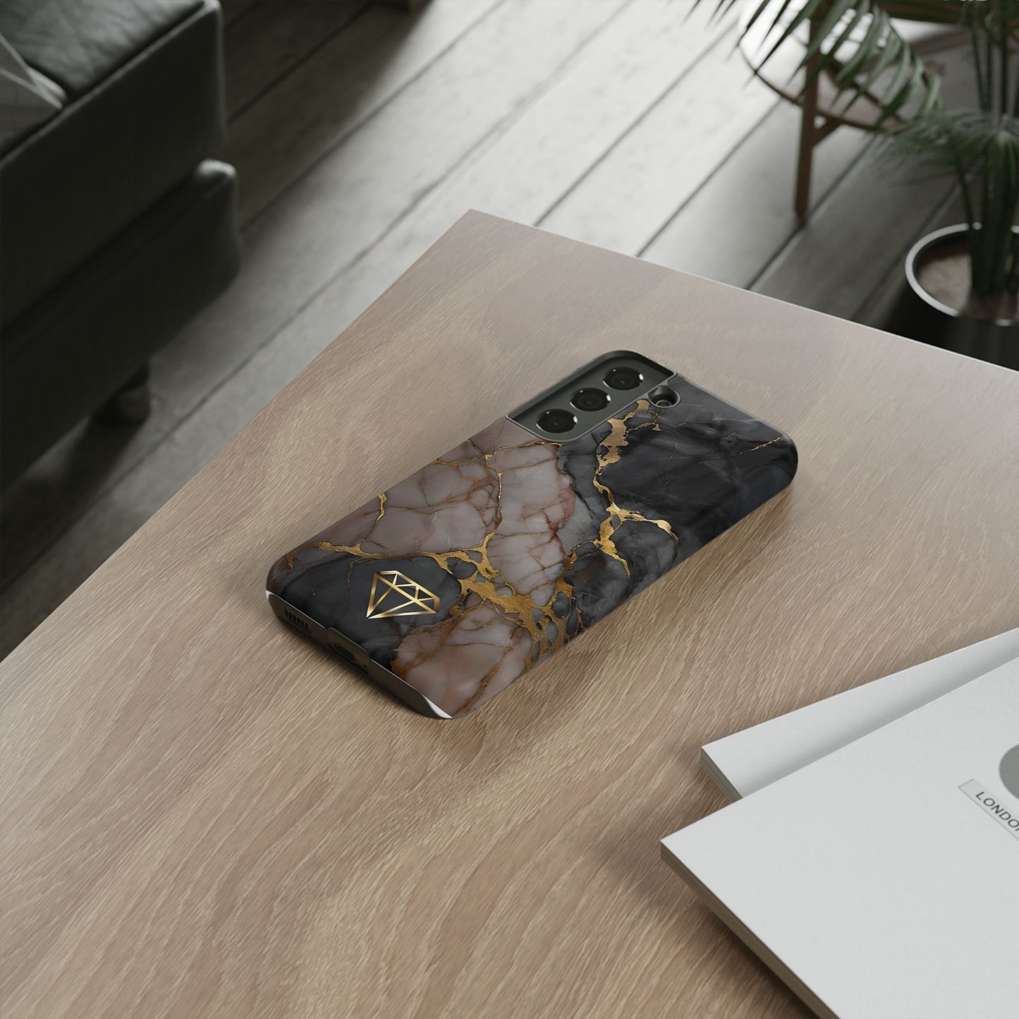 Elegant Marble Phone Case with Gold Accent